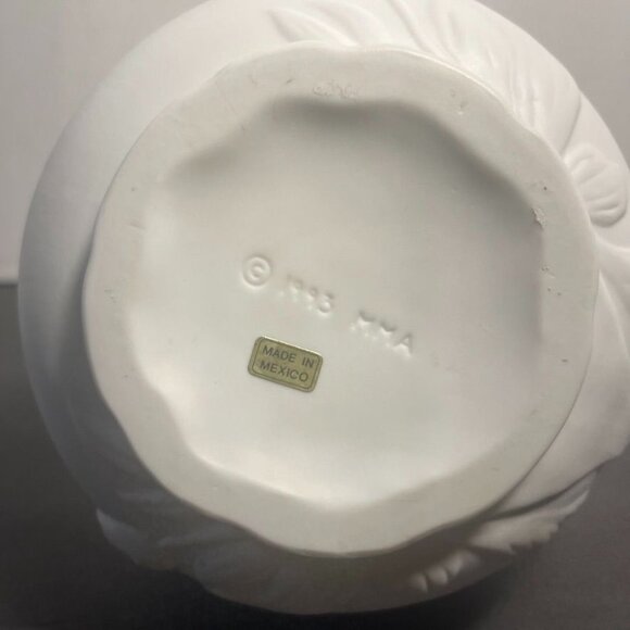 Vintage 1993 Metropolitan Museum Of Art Jonquil White Bisque Pitcher - Picture 4 of 7